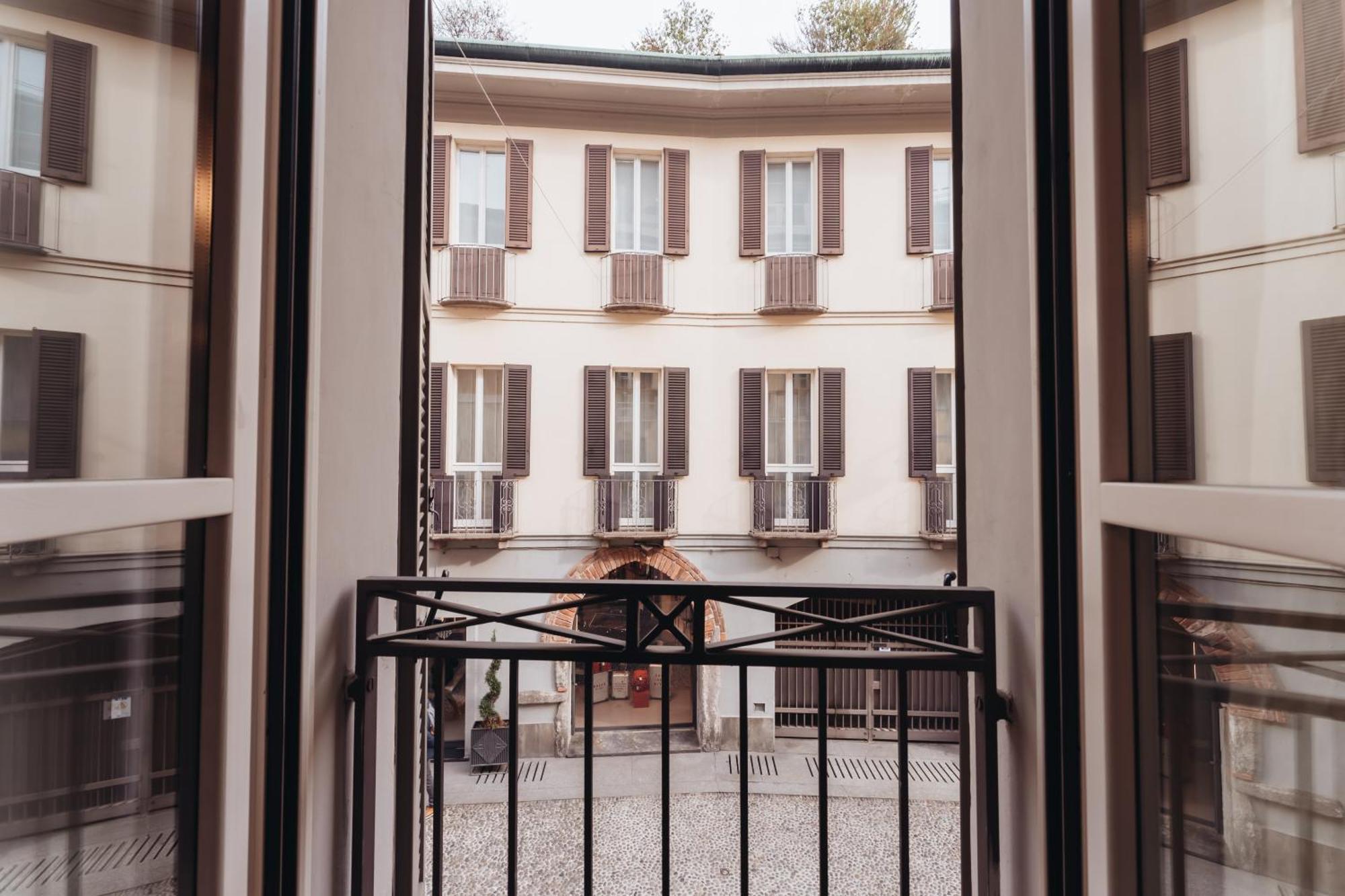 Charming Milan Apartments Brera - Madonnina Bagian luar foto